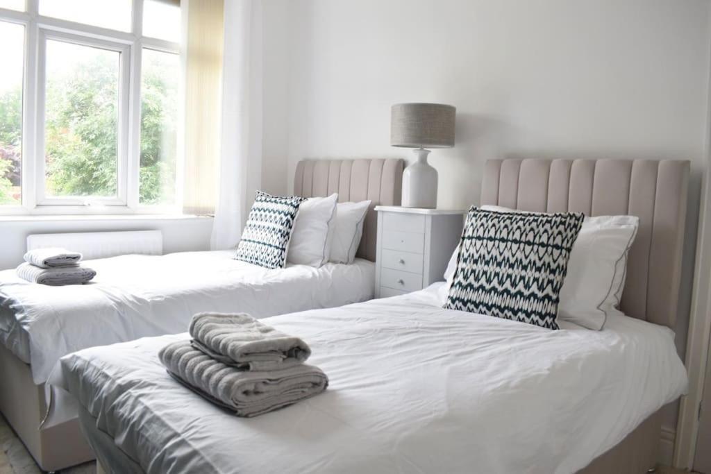 2 Bedroom Apartment In เกทส์เฮด ภายนอก รูปภาพ